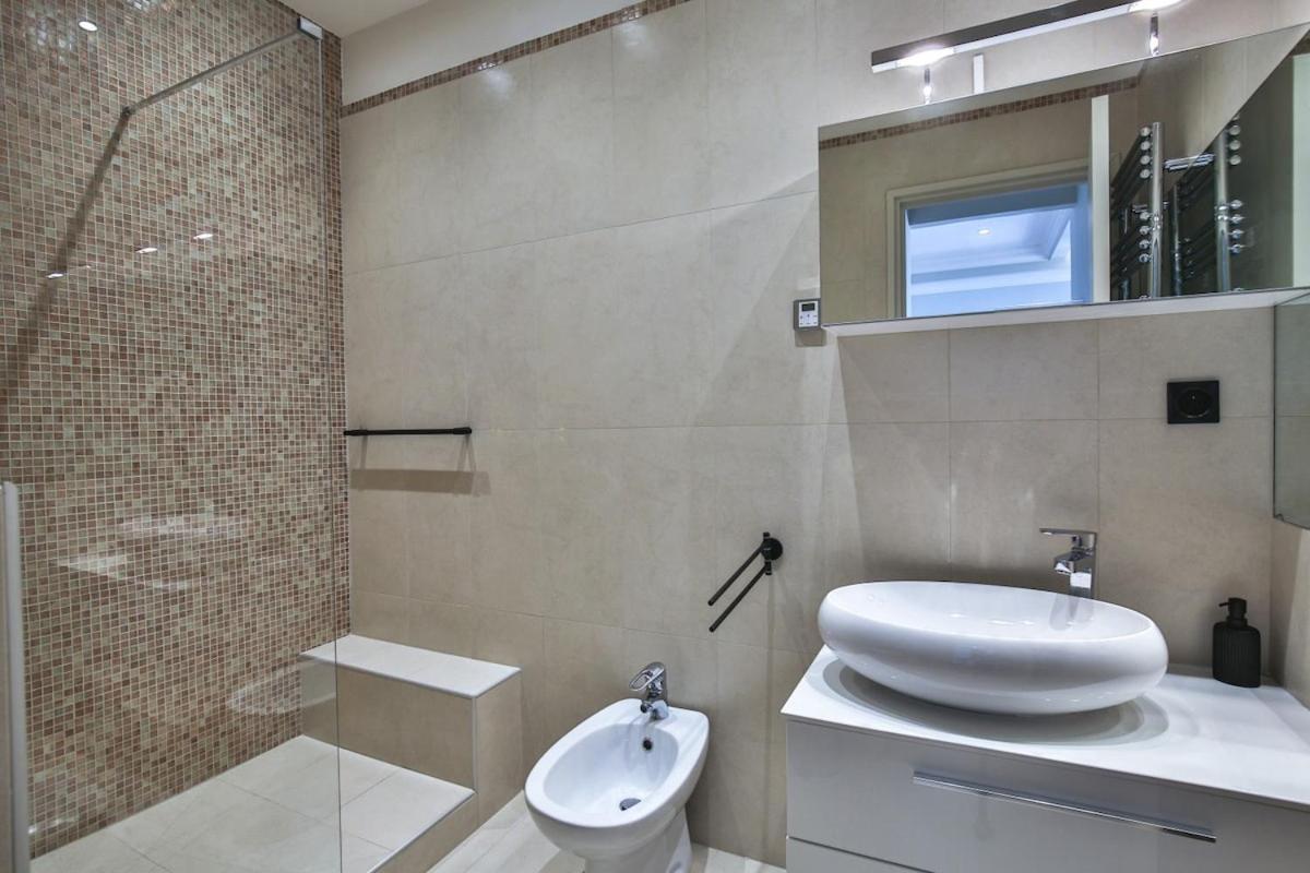 Balcon Vue Coulee Verte. Luxe Plein Coeur De Ница Екстериор снимка